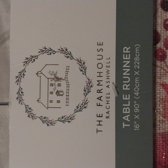 Table runner - Picture 3 of 4